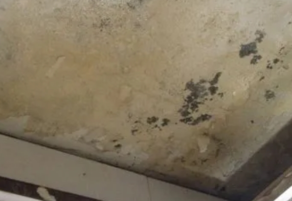 下陆阳台漏水维修公司分享下下陆卫生间渗水维修需要注意哪些问题。